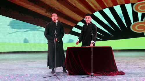 晚会 (3)_调整大小.JPG