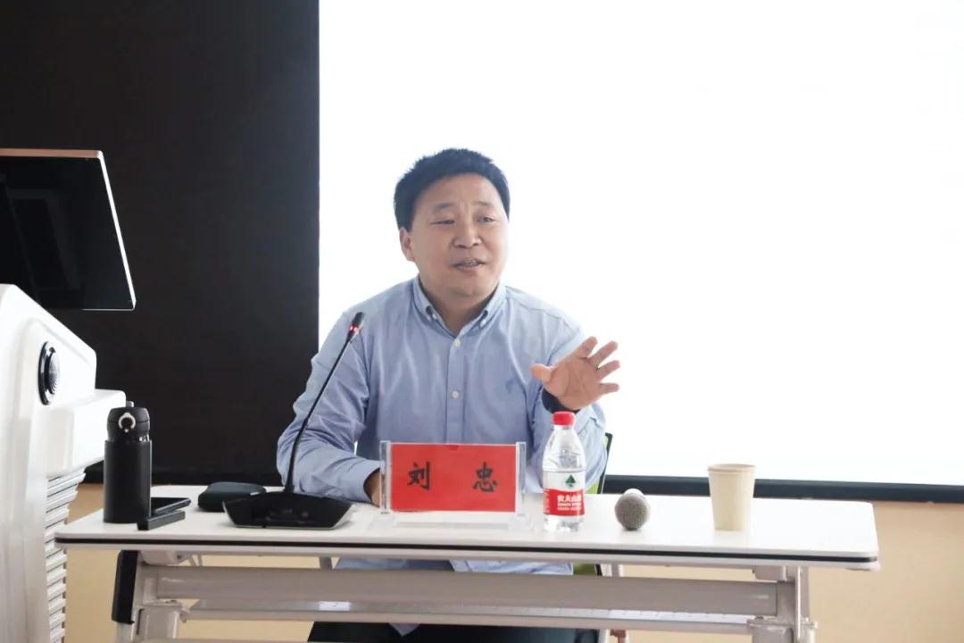 我校刘忠教授荣获"甘肃省优秀专家"称号